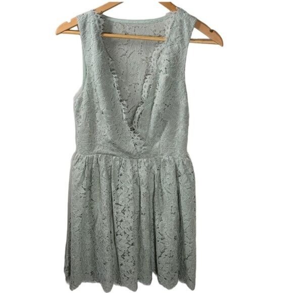 Tobi Sage Green Fit & Flare Lace Mini Dress Small Boho V Neck Party - Picture 1 of 12
